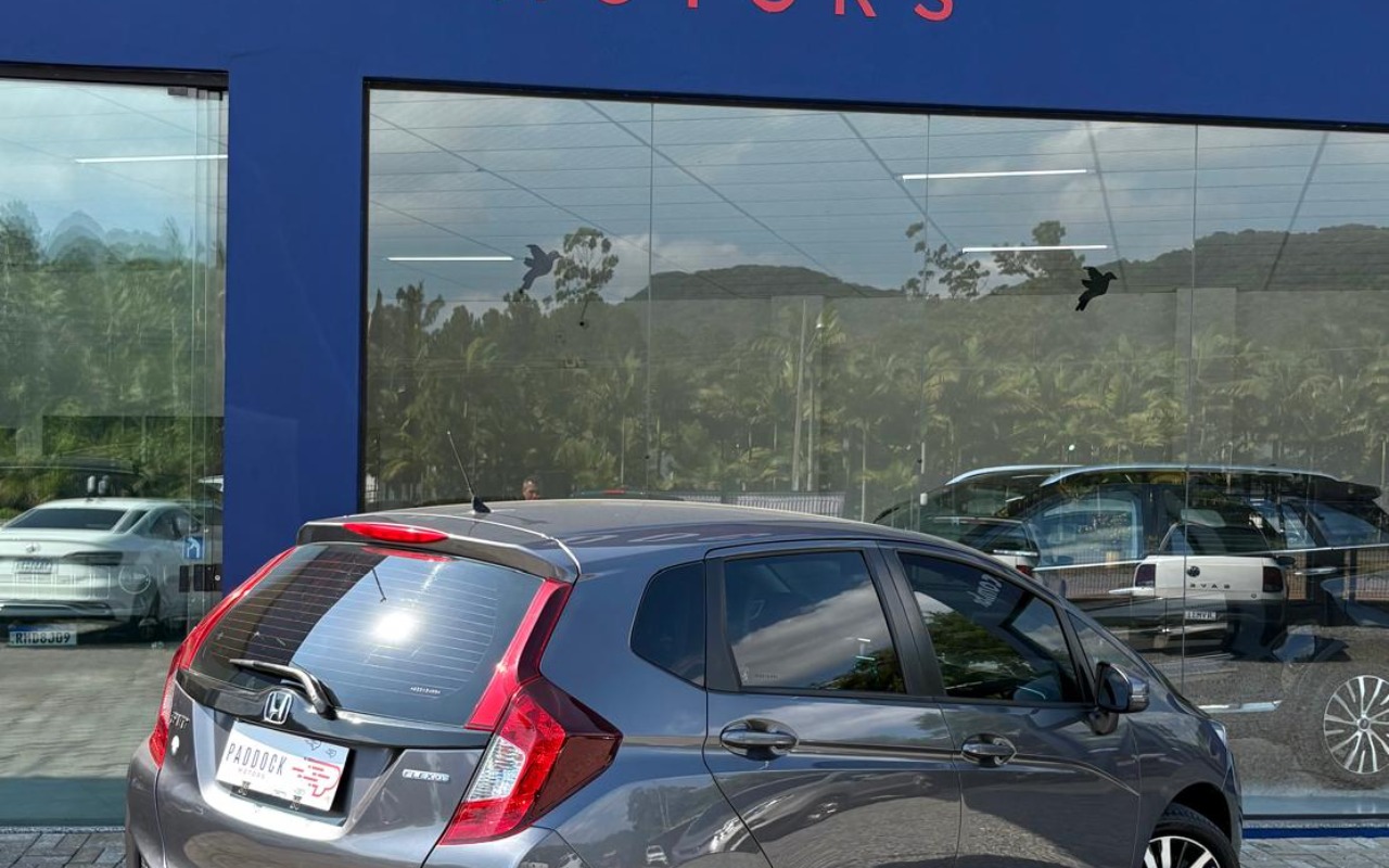 imagem-https://www.socarrao.com.br/sc-vehicle-images-prod/969744/1774892059370-V2hhdHNBcHAgSW1hZ2UgMjAyNi0wMy0yNiBhdCAxNi4wOC4yOC5qcGVn.jpeg