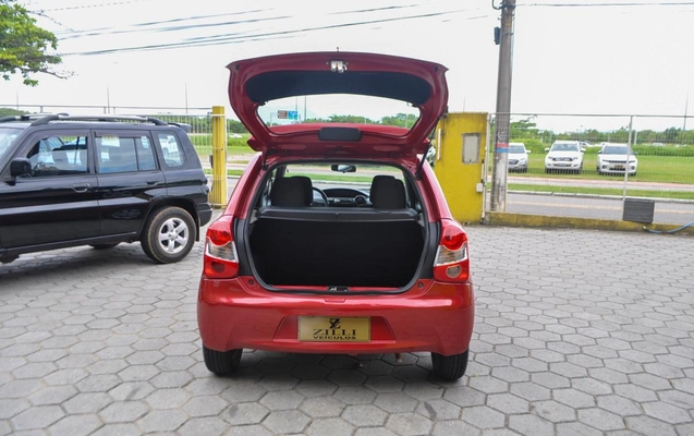 imagem-https://www.socarrao.com.br/sc-vehicle-images-prod/970082/1787759308041-c5b6e2a27b844fe8ac79bc1b1bcea345_1774898929127.jpg