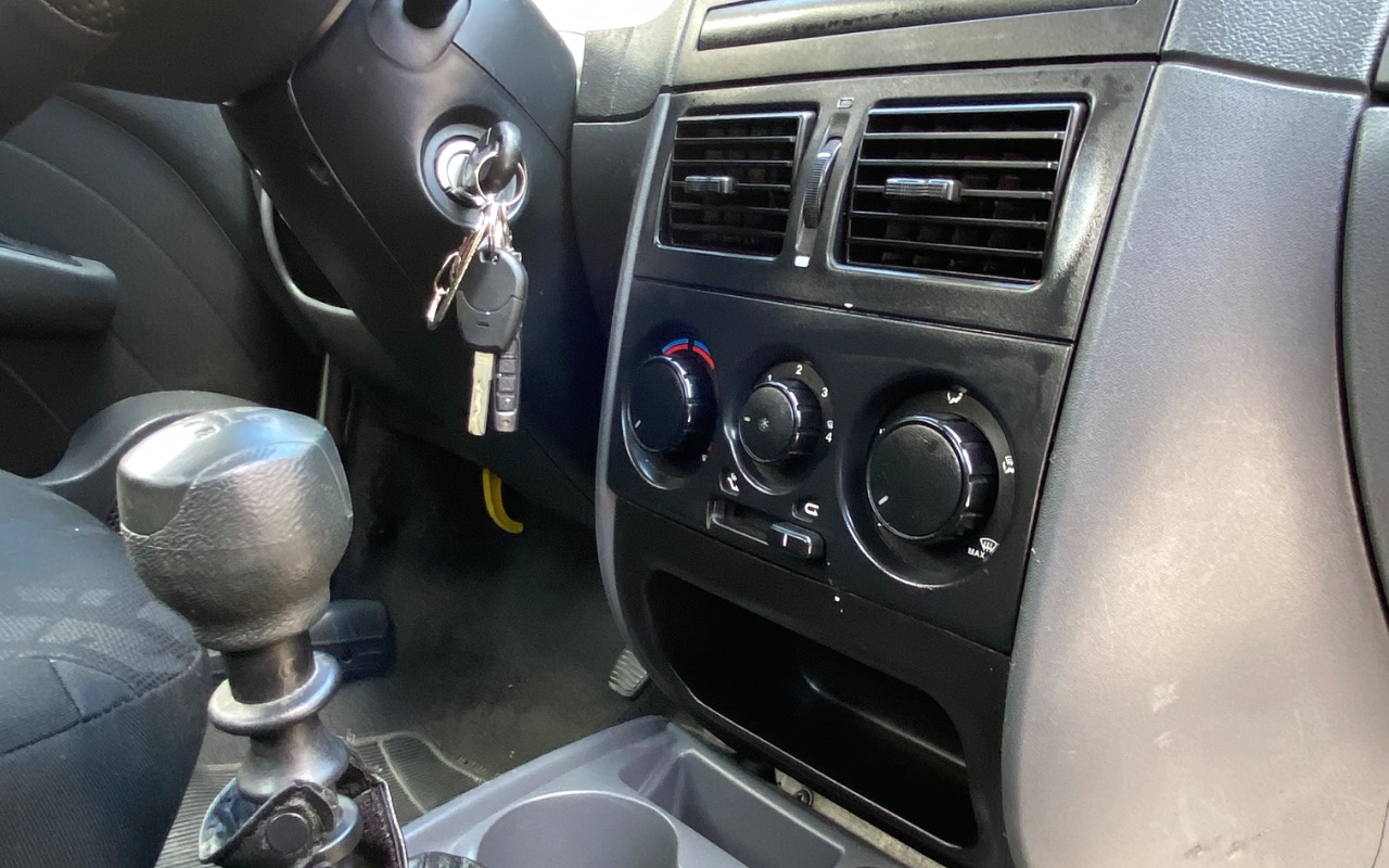 imagem-https://www.socarrao.com.br/sc-vehicle-images-prod/970111/1774899856482-SU1HXzMxMDcuanBlZw.jpeg