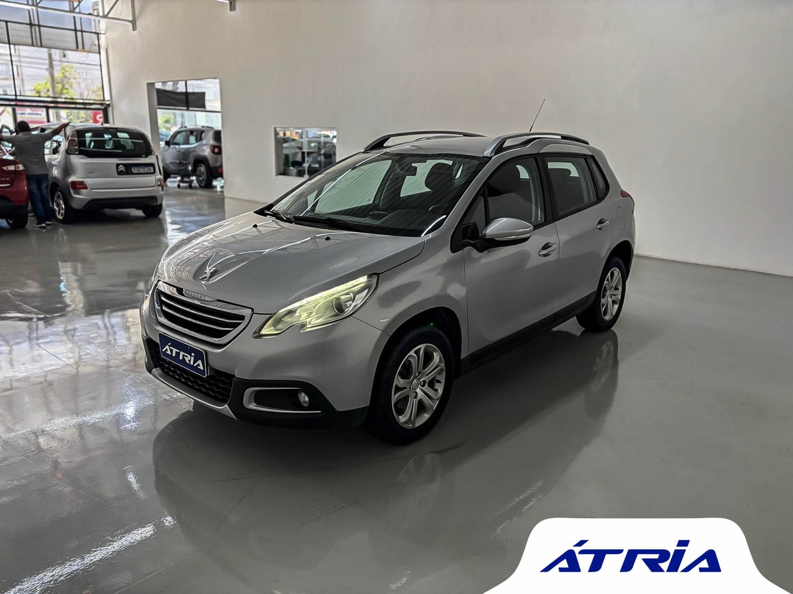 Peugeot 2008 2017 Cinza — foto 1 de 3