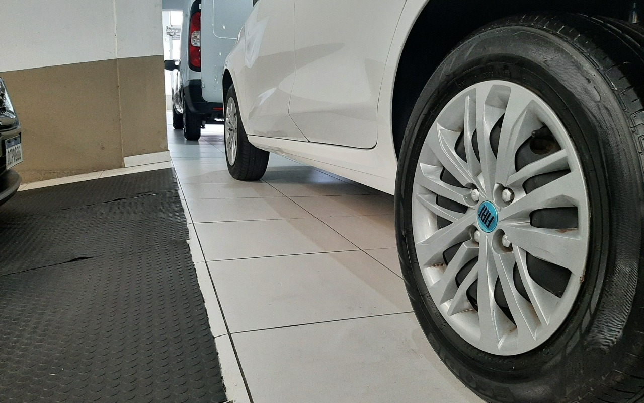 imagem-https://www.socarrao.com.br/sc-vehicle-images-prod/971067/1774916464564-MTguanBn.jpg
