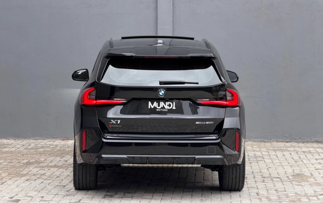 imagem-https://www.socarrao.com.br/sc-vehicle-images-prod/971739/1774965176398-6b0e74bc-e32d-44a3-8ff0-f274230de5af.jpg