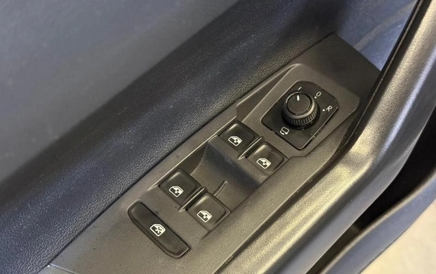imagem-https://www.socarrao.com.br/sc-vehicle-images-prod/972563/1787088041876-7950799_2_B_75dca408ea.jpeg