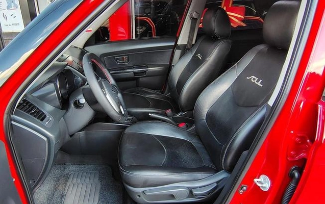 imagem-https://www.socarrao.com.br/sc-vehicle-images-prod/973015/1786216822242-7951680_6_B_55a9492ff8.jpeg