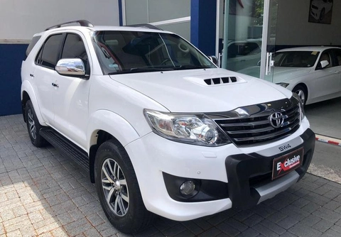 Toyota Hilux SW4 2015 Branco — foto 1 de 3