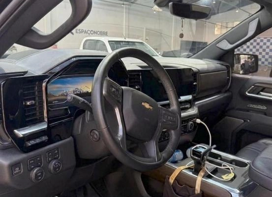 imagem-https://www.socarrao.com.br/sc-vehicle-images-prod/976656/1782156141878-7954096_13_B_63738c773d.jpeg