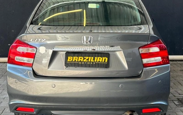 imagem-https://www.socarrao.com.br/sc-vehicle-images-prod/977630/1789479569423-7938604_3_B_6400a79159.jpeg