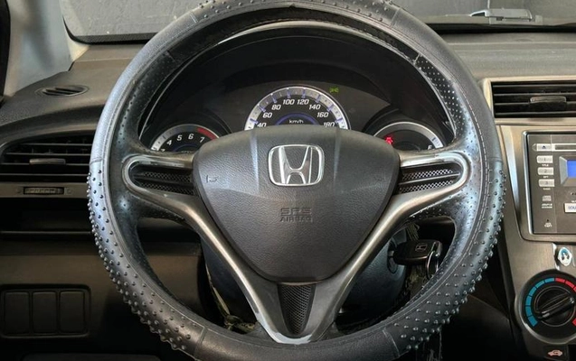 imagem-https://www.socarrao.com.br/sc-vehicle-images-prod/977630/1789479569427-7938604_8_B_7f80eb2bdd.jpeg