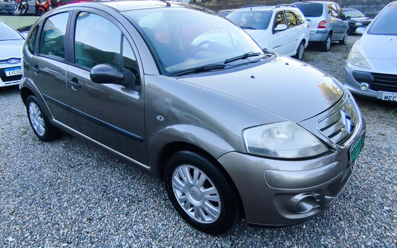 imagem-https://www.socarrao.com.br/sc-vehicle-images-prod/978112/1778611327636-SU1HXzIwMjYwNTExXzE2NDc0NSAoQ29weSkuanBn.jpg