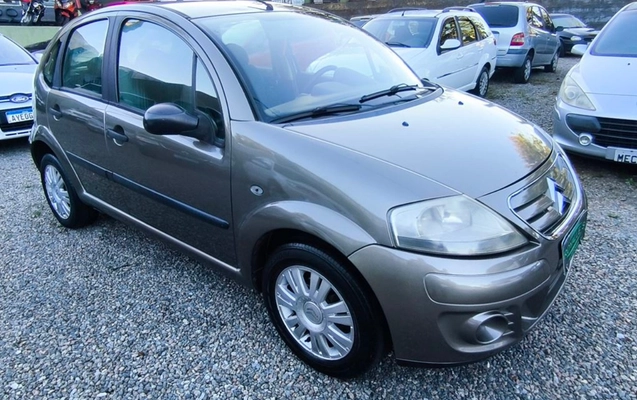 imagem-https://www.socarrao.com.br/sc-vehicle-images-prod/978112/1778611327636-SU1HXzIwMjYwNTExXzE2NDc0NSAoQ29weSkuanBn.jpg