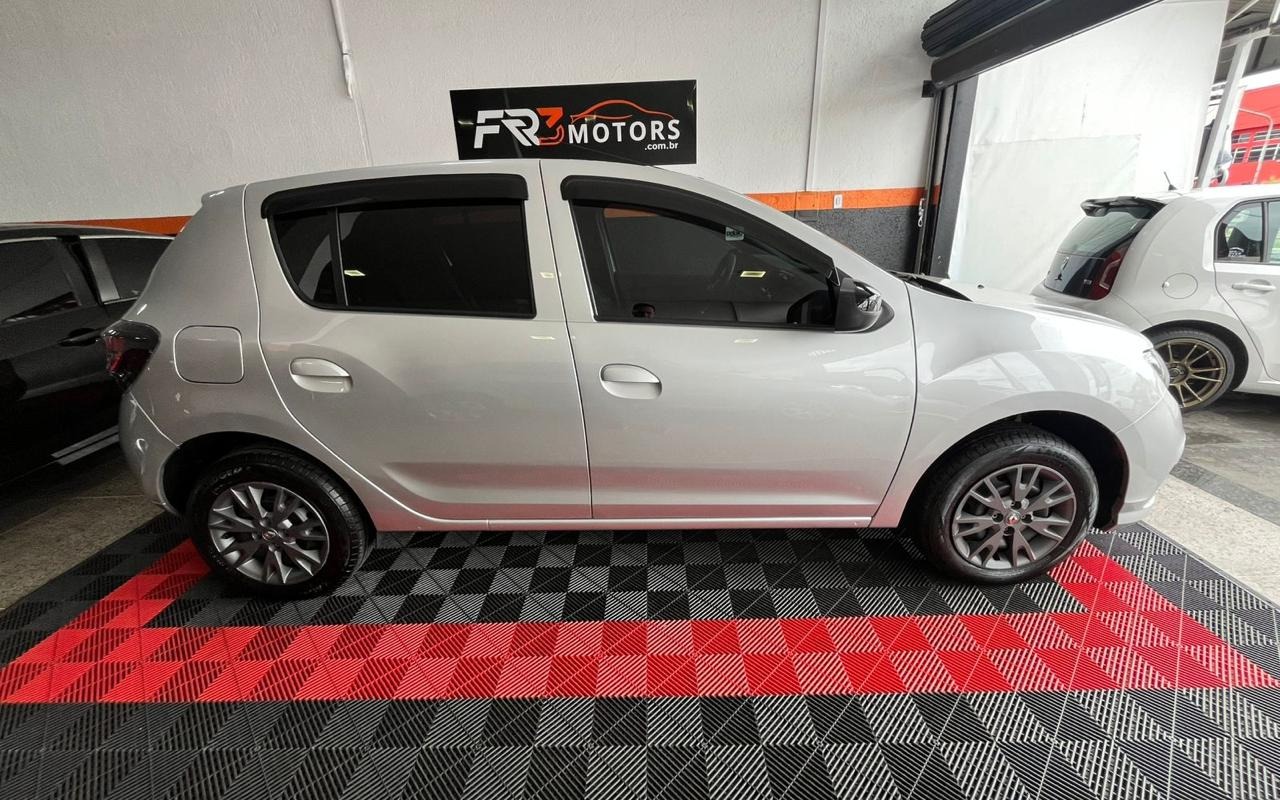 imagem-https://www.socarrao.com.br/sc-vehicle-images-prod/978209/1775068473453-V2hhdHNBcHAgSW1hZ2UgMjAyNi0wNC0wMSBhdCAxNS4yOC4wNSAoMykuanBlZw.jpeg