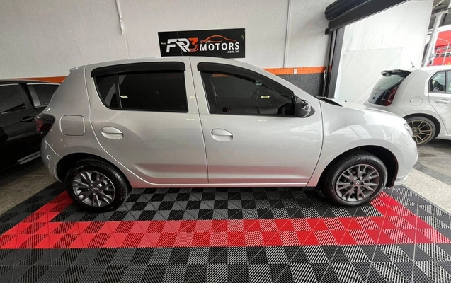 imagem-https://www.socarrao.com.br/sc-vehicle-images-prod/978209/1775068473453-V2hhdHNBcHAgSW1hZ2UgMjAyNi0wNC0wMSBhdCAxNS4yOC4wNSAoMykuanBlZw.jpeg