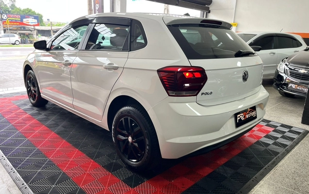imagem-https://www.socarrao.com.br/sc-vehicle-images-prod/978440/1775073288887-V2hhdHNBcHAgSW1hZ2UgMjAyNi0wMy0zMCBhdCAwOS41Ni4wNyAoMSkuanBlZw.jpeg
