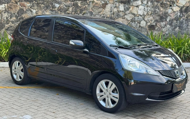 imagem-https://www.socarrao.com.br/sc-vehicle-images-prod/978535/1775074768521-003_cf6baf54bdf0b3eca268e058f844fa9c.jpeg