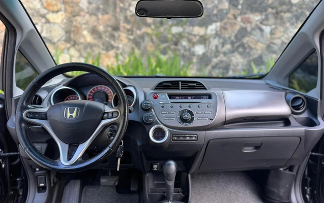 imagem-https://www.socarrao.com.br/sc-vehicle-images-prod/978535/1775074768543-003_524c13c5cf1adbc07eae4b1d74a066fd.jpeg