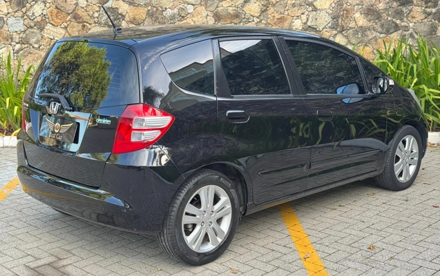 imagem-https://www.socarrao.com.br/sc-vehicle-images-prod/978535/1775074768547-003_9905db1d68958eec1dfd5ca6b4e8da76.jpeg