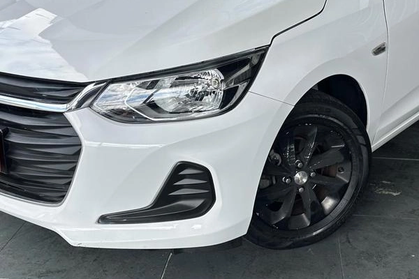 imagem-https://www.socarrao.com.br/sc-vehicle-images-prod/978550/1788191576093-7954458_5_B_63b55dfe9e.jpeg