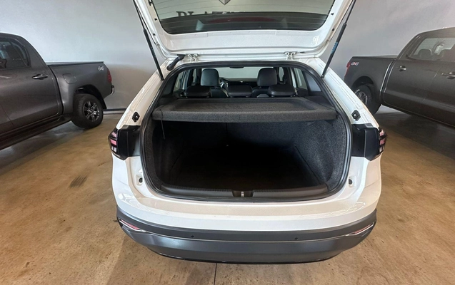 imagem-https://www.socarrao.com.br/sc-vehicle-images-prod/978714/1786458380897-da6bfa5262624443a3f59b7910559aa1_1775078245426.jpeg