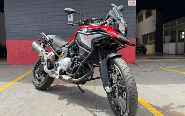 imagem-https://www.socarrao.com.br/sc-vehicle-images-prod/979720/1789558448044-7936717_7_B_59f29e334d.jpeg