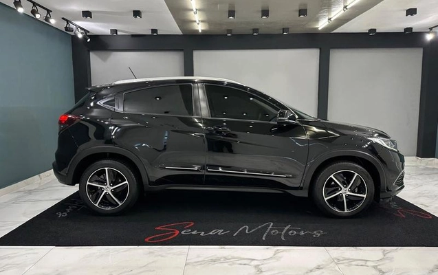 imagem-https://www.socarrao.com.br/sc-vehicle-images-prod/979770/1789660412278-7954146_4_B_7f9b0e5b80.jpeg