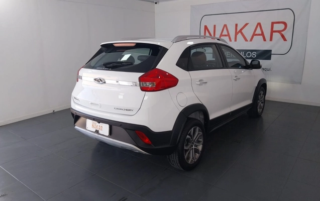 imagem-https://www.socarrao.com.br/sc-vehicle-images-prod/979791/1788292924426-qwYkU1Z4pZViggSchYW7QgJ46qDLMosf.jpg