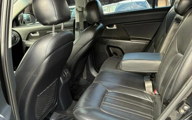 imagem-https://www.socarrao.com.br/sc-vehicle-images-prod/979816/1775138112969-694169ce72cd82085.jpeg