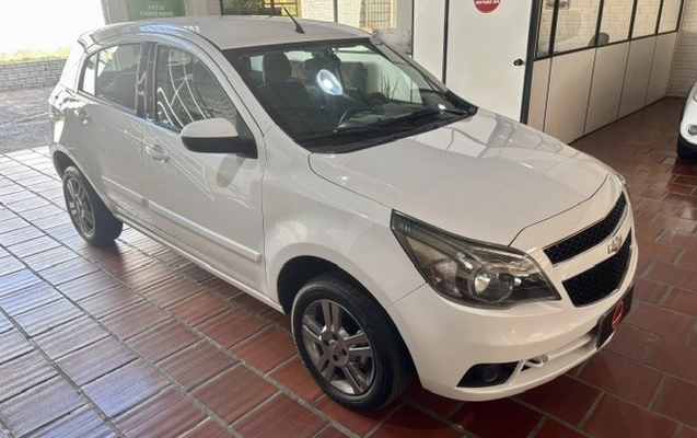 imagem-https://www.socarrao.com.br/sc-vehicle-images-prod/979915/1776088529917-zcknEOS46OGTiPDC9LVsVxaHRmixppHg.jpg