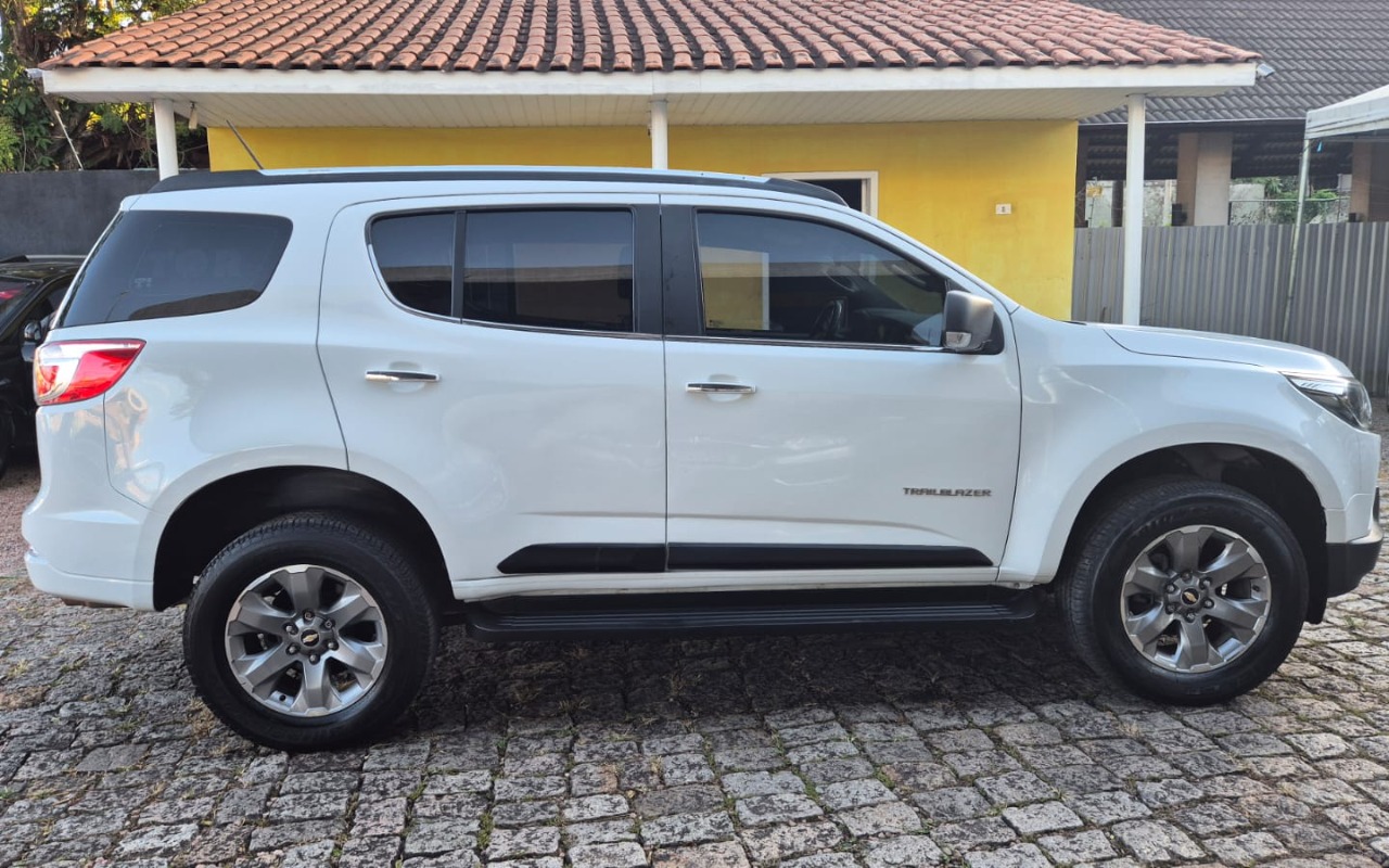 imagem-https://www.socarrao.com.br/sc-vehicle-images-prod/979934/1775140363283-V2hhdHNBcHAgSW1hZ2UgMjAyNi0wMy0yOCBhdCAxMS4wMy41NS5qcGVn.jpeg