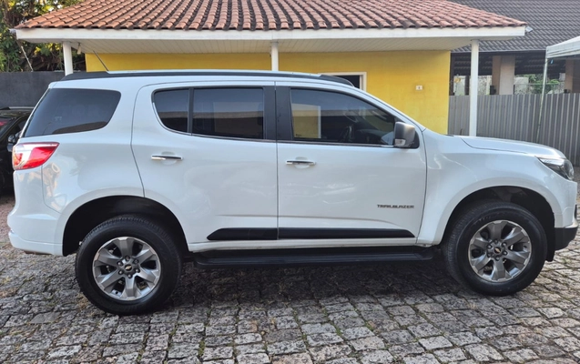imagem-https://www.socarrao.com.br/sc-vehicle-images-prod/979934/1775140363283-V2hhdHNBcHAgSW1hZ2UgMjAyNi0wMy0yOCBhdCAxMS4wMy41NS5qcGVn.jpeg