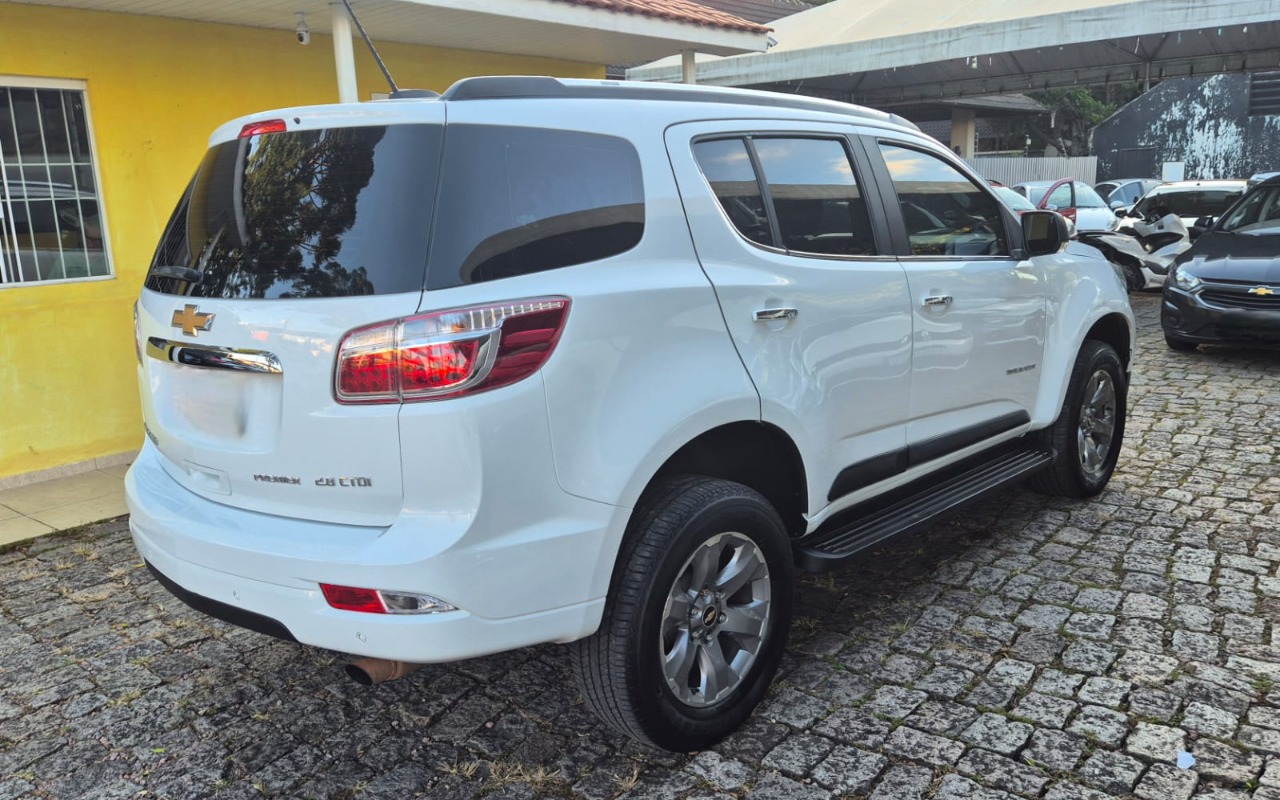 imagem-https://www.socarrao.com.br/sc-vehicle-images-prod/979934/1775140363443-V2hhdHNBcHAgSW1hZ2UgMjAyNi0wMy0yOCBhdCAxMS4wMy41NiAoMSkuanBlZw.jpeg