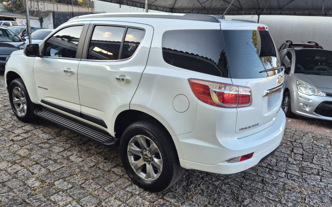 imagem-https://www.socarrao.com.br/sc-vehicle-images-prod/979934/1775140363810-V2hhdHNBcHAgSW1hZ2UgMjAyNi0wMy0yOCBhdCAxMS4wMy41NyAoNSkuanBlZw.jpeg