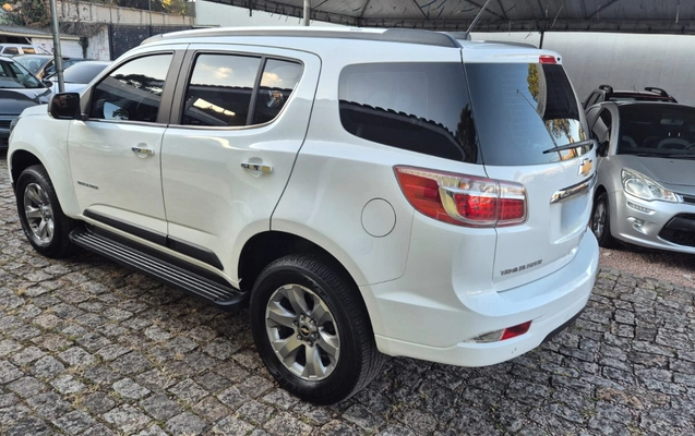imagem-https://www.socarrao.com.br/sc-vehicle-images-prod/979934/1775140363810-V2hhdHNBcHAgSW1hZ2UgMjAyNi0wMy0yOCBhdCAxMS4wMy41NyAoNSkuanBlZw.jpeg