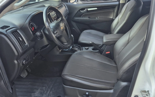 imagem-https://www.socarrao.com.br/sc-vehicle-images-prod/979934/1775140364037-V2hhdHNBcHAgSW1hZ2UgMjAyNi0wMy0yOCBhdCAxMS4wMy41NyAoMykuanBlZw.jpeg