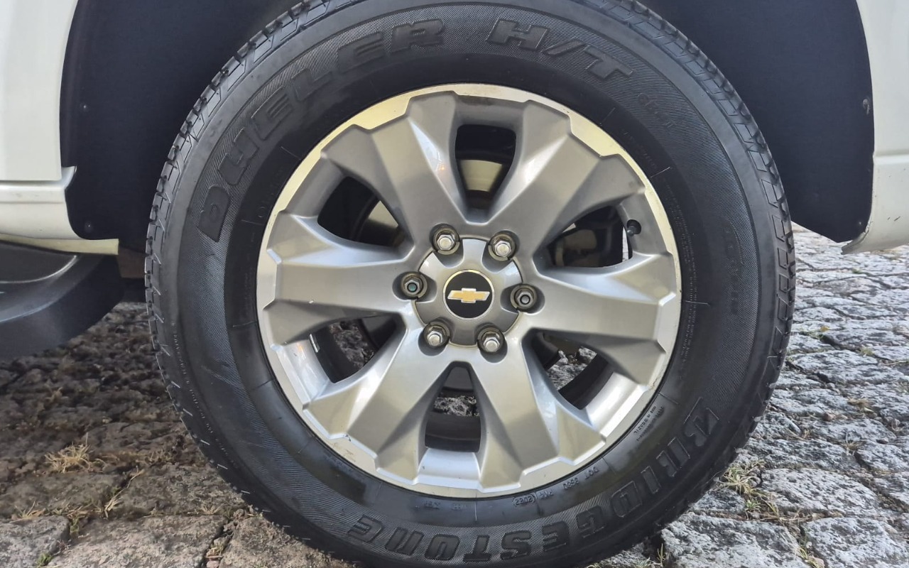 imagem-https://www.socarrao.com.br/sc-vehicle-images-prod/979934/1775140365408-V2hhdHNBcHAgSW1hZ2UgMjAyNi0wMy0yOCBhdCAxMS4wMy41NyAoNCkuanBlZw.jpeg