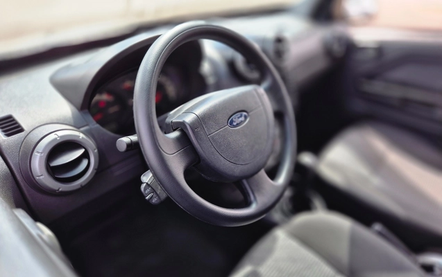 imagem-https://www.socarrao.com.br/sc-vehicle-images-prod/980043/1775143510152-MjAyNjA0MDJfMTA0NDM5LmpwZw.jpg