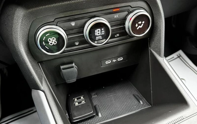 imagem-https://www.socarrao.com.br/sc-vehicle-images-prod/980676/1789071201257-7956991_24_B_b42f112711.jpeg