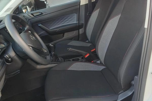 imagem-https://www.socarrao.com.br/sc-vehicle-images-prod/981126/1781010383060-7959558_17_B_24edc321a0.jpeg