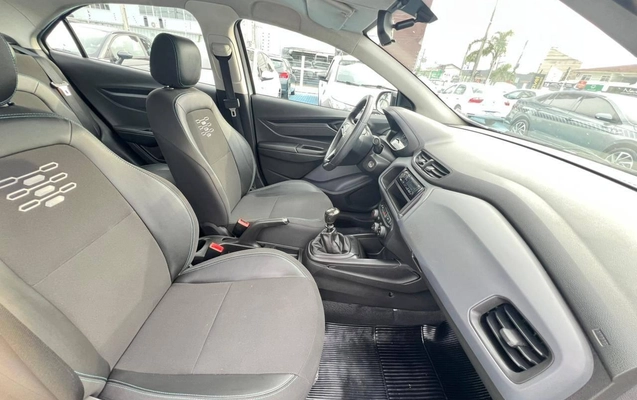 imagem-https://www.socarrao.com.br/sc-vehicle-images-prod/981201/1785779971996-1261df36ef844b87b0cdc1f4ba6abb89_1775158214819.jpg