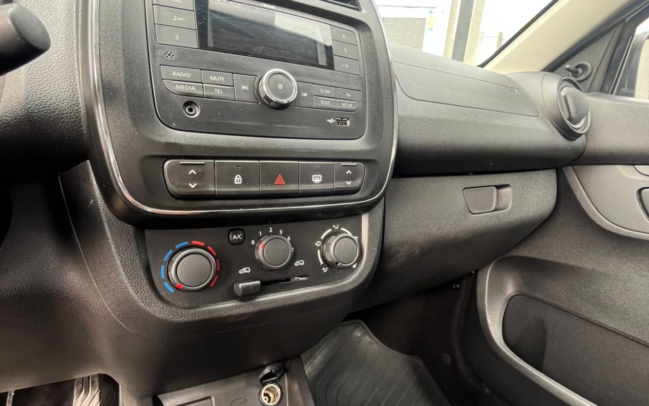imagem-https://www.socarrao.com.br/sc-vehicle-images-prod/981247/1775159844026-V2hhdHNBcHAgSW1hZ2UgMjAyNi0wNC0wMiBhdCAxMi41MC41NCAoMykuanBlZw.jpeg