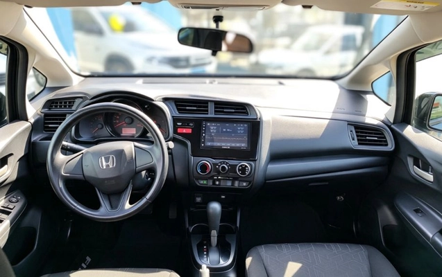 imagem-https://www.socarrao.com.br/sc-vehicle-images-prod/981546/1789503225098-gb-0d2a074.jpeg