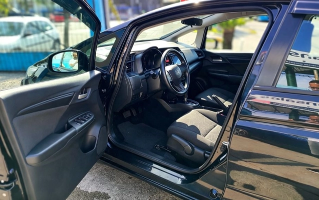 imagem-https://www.socarrao.com.br/sc-vehicle-images-prod/981546/1789503225100-gb-c6dade7.jpeg