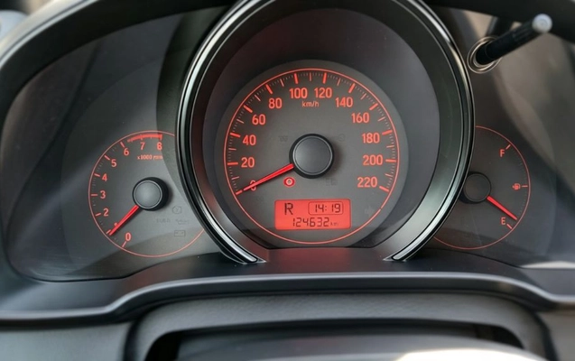 imagem-https://www.socarrao.com.br/sc-vehicle-images-prod/981546/1789503225102-gb-d928608.jpeg