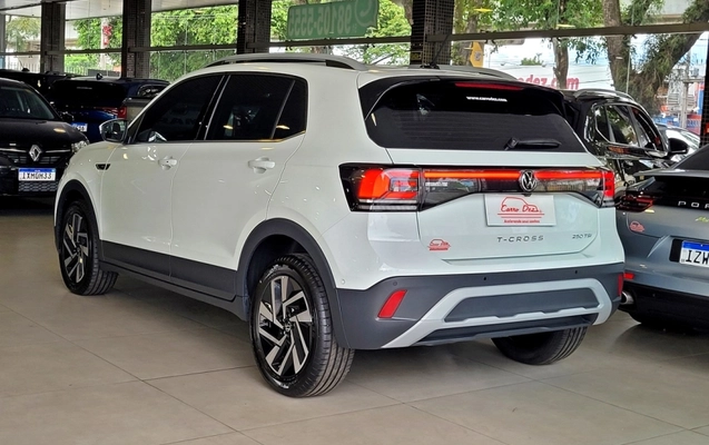 imagem-https://www.socarrao.com.br/sc-vehicle-images-prod/981595/1789041917348-Uqm4SD3OagJBkiWqrCkA1PLFUs8FoPRx.jpg