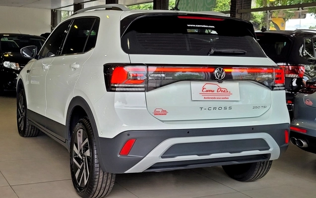 imagem-https://www.socarrao.com.br/sc-vehicle-images-prod/981595/1789041917362-3bNyDg6DnRirMCuc9LH1Bp2oLpLPdBBW.jpg