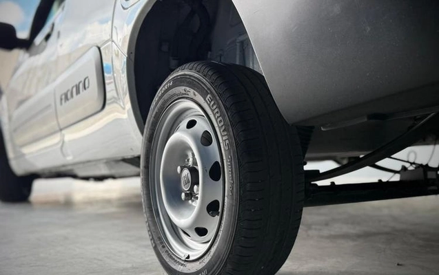 imagem-https://www.socarrao.com.br/sc-vehicle-images-prod/981693/1780603520263-7961481_5_B_b36161a532.jpeg