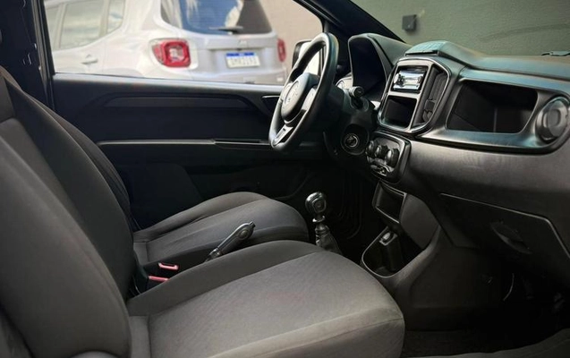 imagem-https://www.socarrao.com.br/sc-vehicle-images-prod/981693/1780603520272-7961481_12_B_31cdde88c6.jpeg