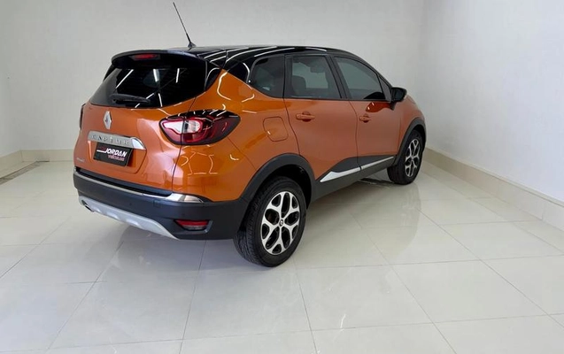 imagem-https://www.socarrao.com.br/sc-vehicle-images-prod/981976/1784725774787-7961565_9_B_3fec340c1d.jpeg