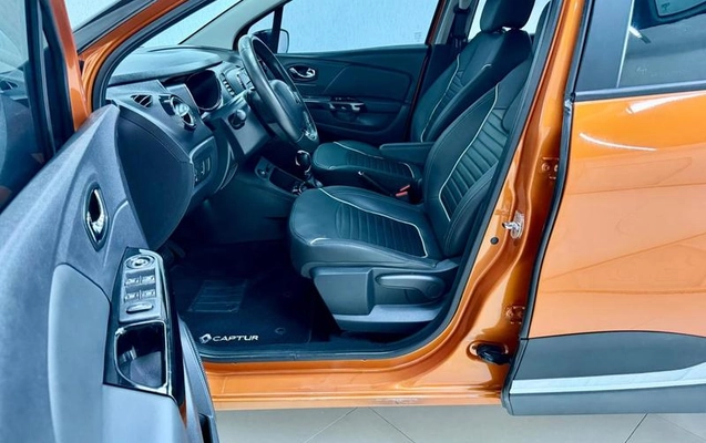 imagem-https://www.socarrao.com.br/sc-vehicle-images-prod/981976/1784725774795-7961565_14_B_1a4ea16634.jpeg