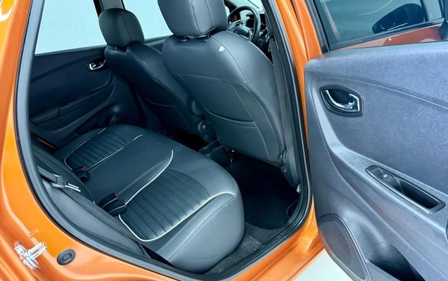 imagem-https://www.socarrao.com.br/sc-vehicle-images-prod/981976/1784725774799-7961565_17_B_3f93498624.jpeg