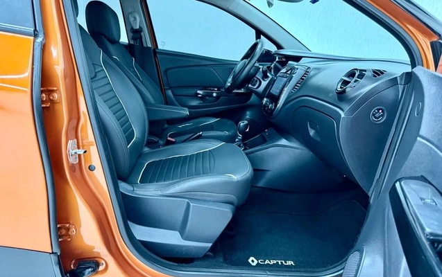imagem-https://www.socarrao.com.br/sc-vehicle-images-prod/981976/1784725774802-7961565_19_B_55d5da382f.jpeg